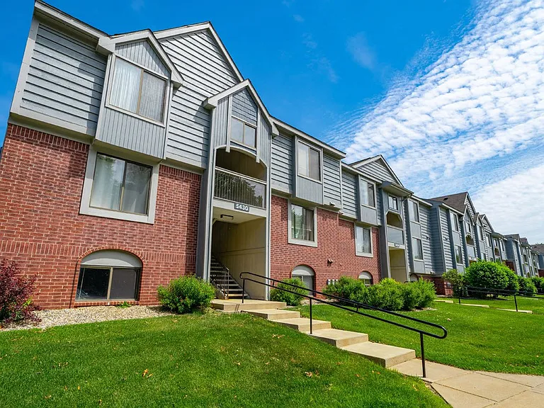Glenn Valley Apartments — Photo 41