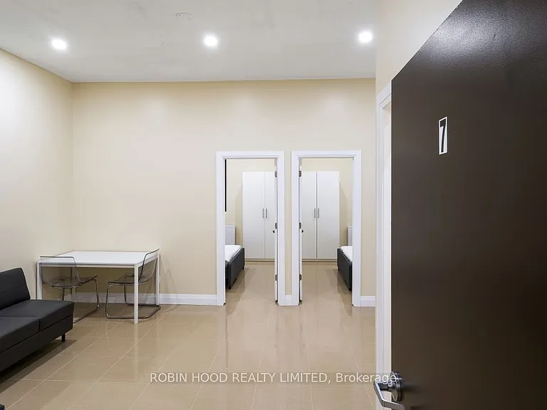 3753 Lake Shore Blvd W #7 — Photo 2