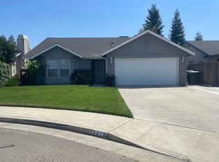 3215 W Packwood Ct, Visalia, CA 93277