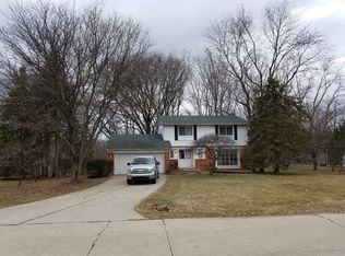 4260 Macqueen Dr, West Bloomfield, MI