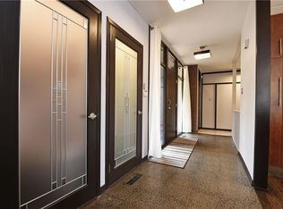 18 Briarcliffe Dr, Ottawa, ON K1J6E4