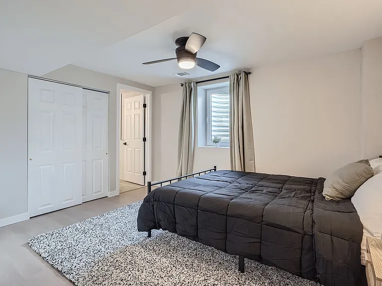 Basement en suite bedroom
