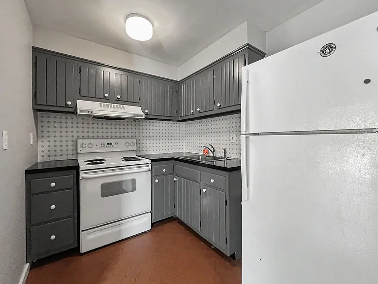 406-408 W Lafayette St — Photo 17