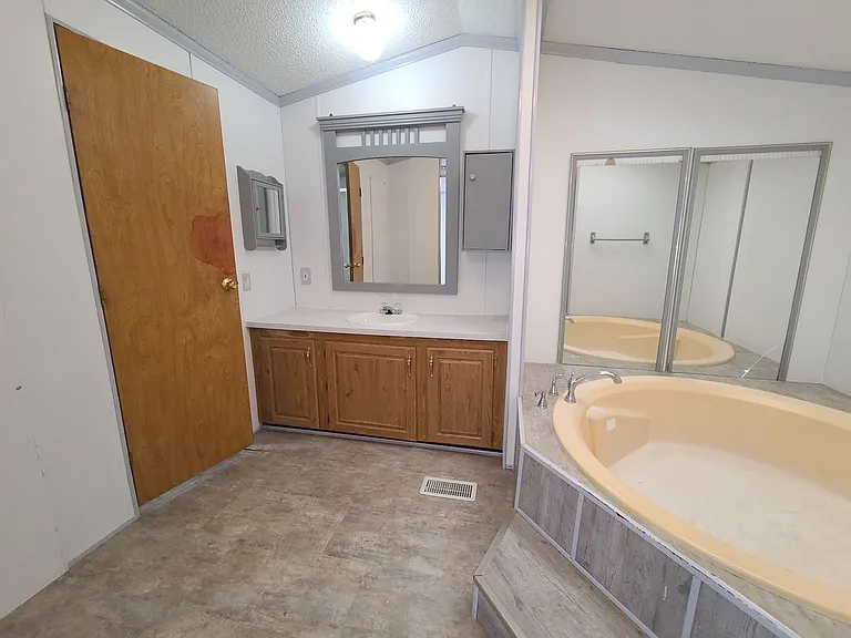 700 W Ridgeway Ave #408 — Photo 10