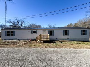 135 Clement St, Big Sandy, TN 38221