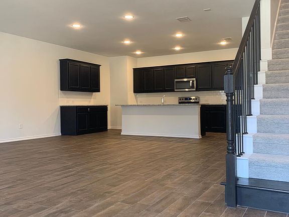3rd image of 426 Milverton Dr