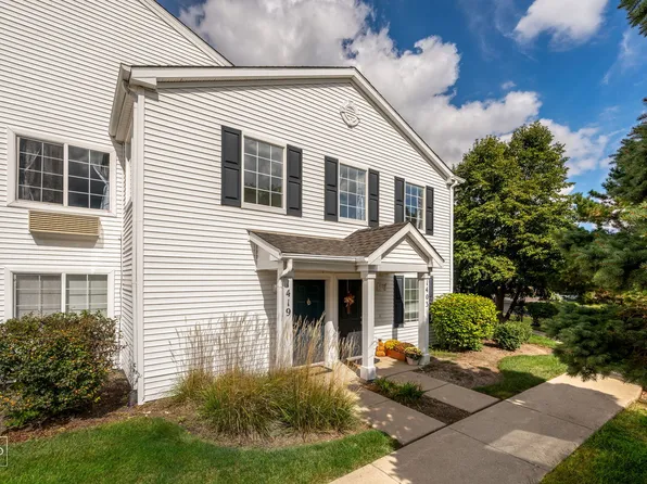 1419 McClure Rd #1419, Aurora, IL 60505