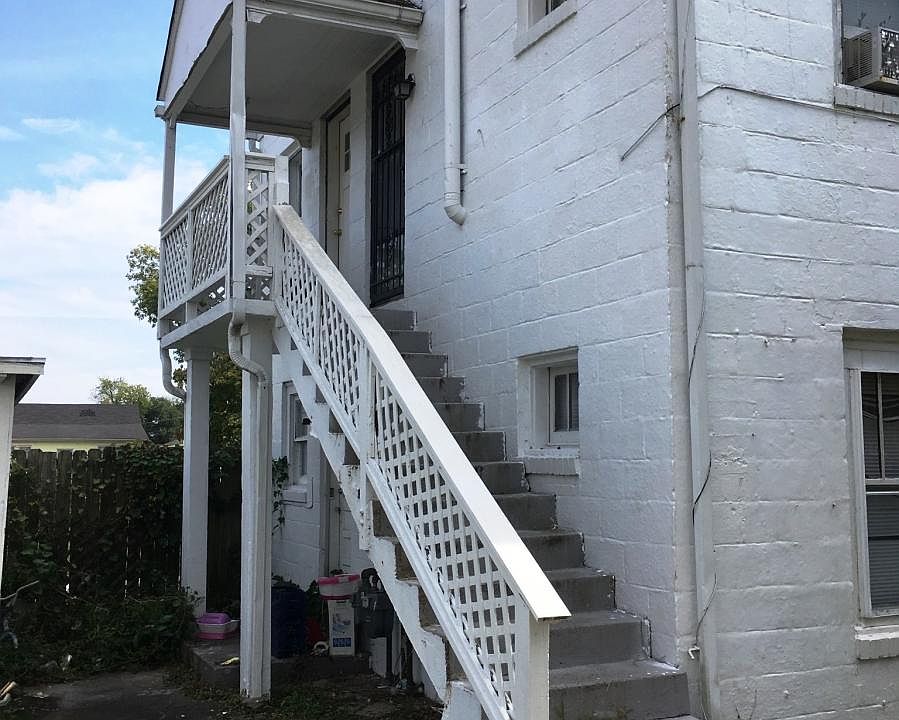 Outside view of Second Floor Apt.