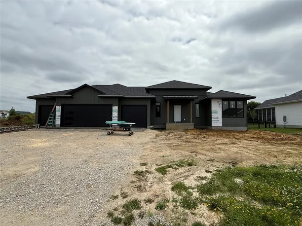 5557 Silver Rock Dr, Marion, IA 52302