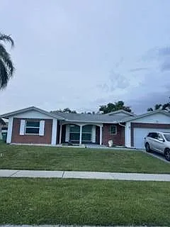 2031 NW 70th Ave — Photo 2