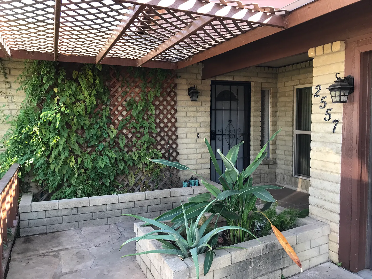 4 bed, 1660 sqft, $900 — Photo 3