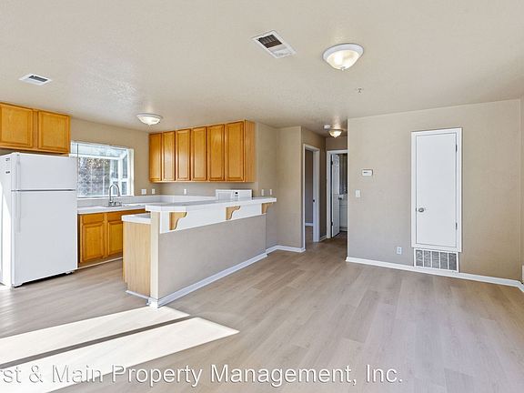 4th image of 1790 E St APT C