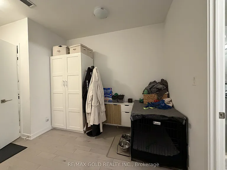 30 Ordnance St #403 — Photo 2