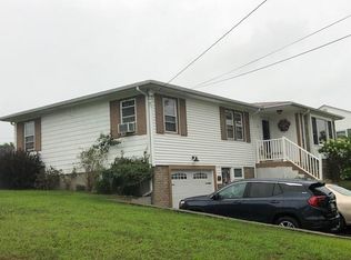 28 Argonne St, Johnston, RI 02919