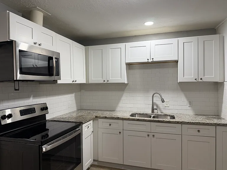 2505 Normont Cir — Photo 6