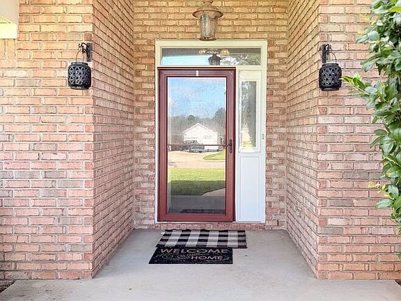 3rd image of 2520 Southern Oaks Dr