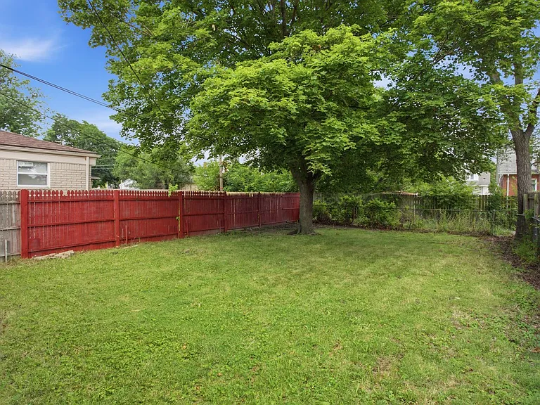 1663 Wilson Ave — Photo 24