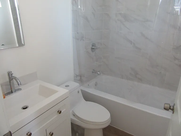 3008 1/4 S West View St #1/4 — Photo 4