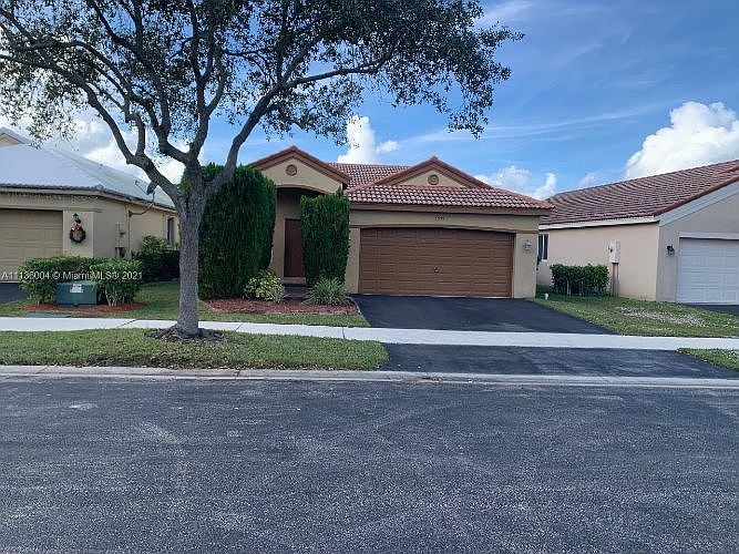 1st image of 1555 Mira Vista Cir #1555