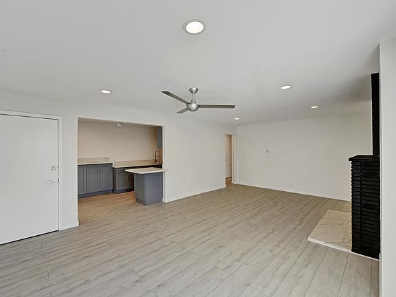 4th image of 1425 E Ocean Blvd APT 7
