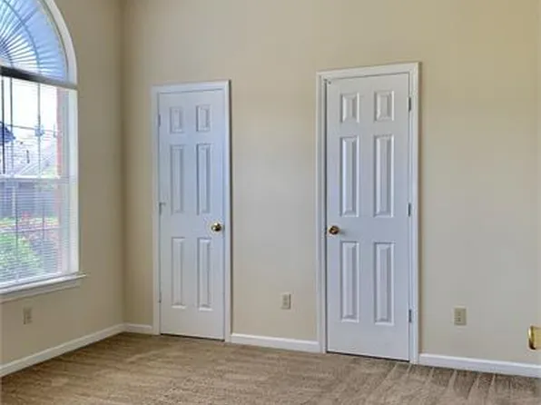 8392 Creek Front Dr, Cordova, TN 38016