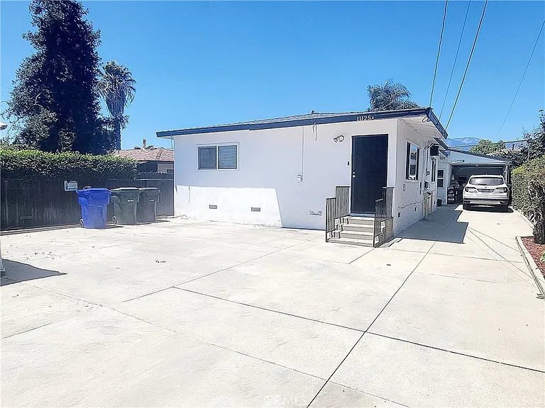11125 Freer St #B — Photo 17