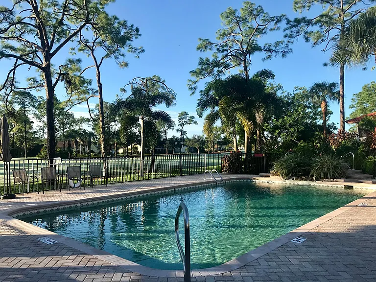212 Deerwood Cir #5 — Photo 39