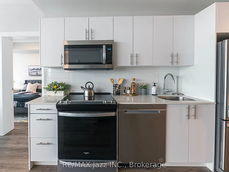 80 Bond St E #606 — Photo 19