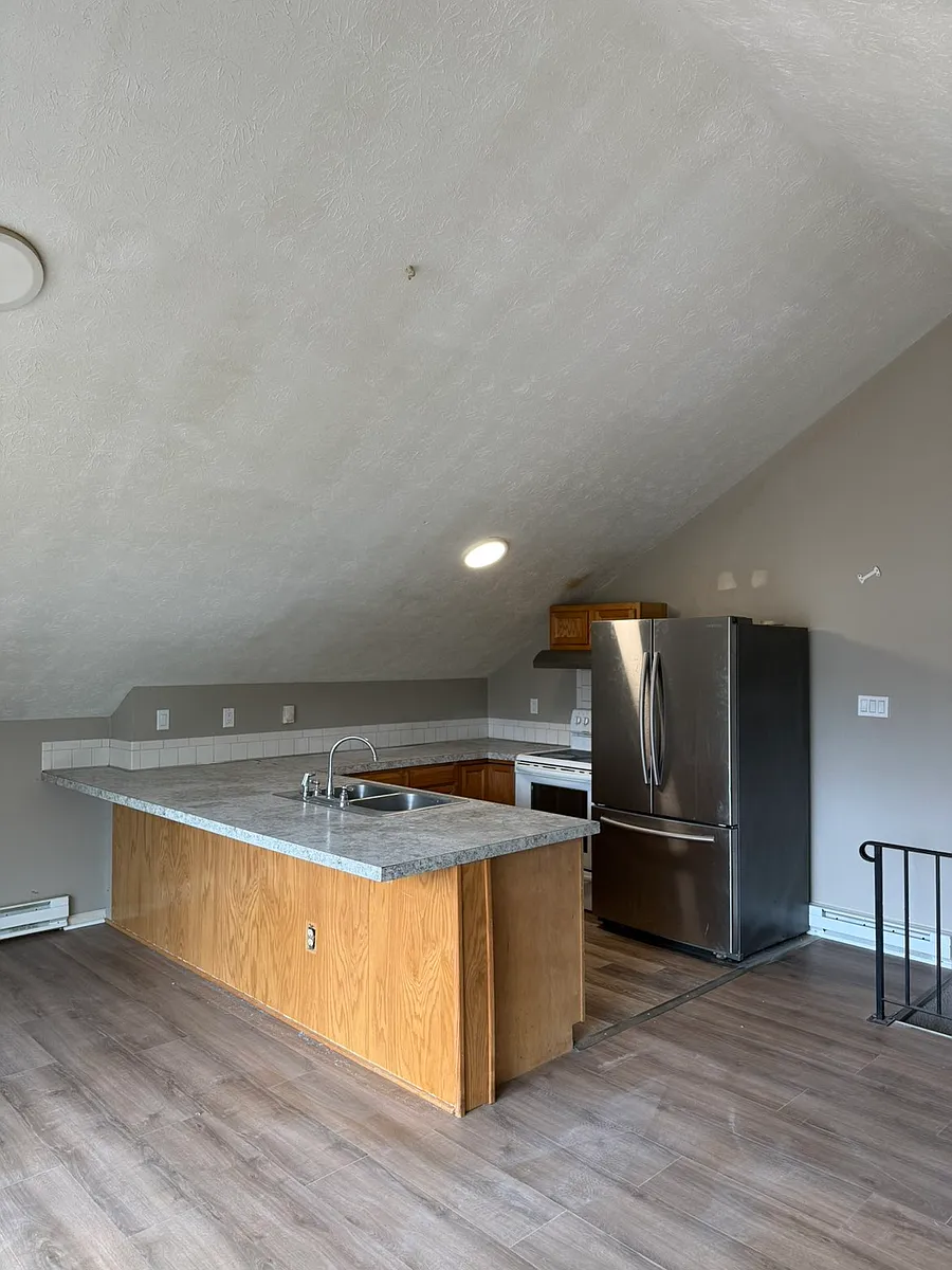 Building Photo - 1062 & 1064 Derbydale Rd #1064