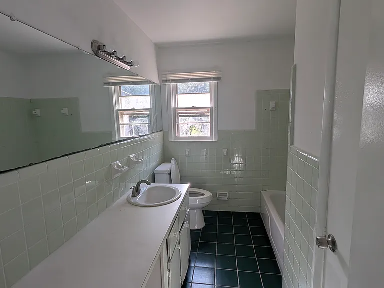 404 Carolina Ave — Photo 11