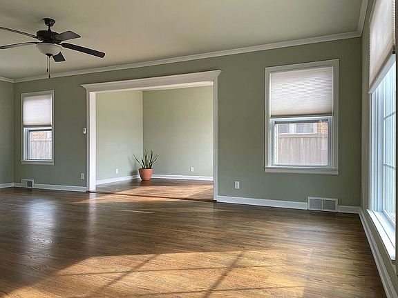 3rd image of 1010 Ramona Dr