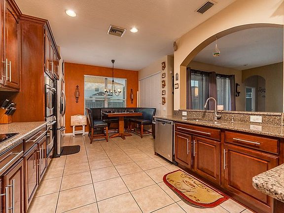 5th image of 5908 Tulip Flower Dr
