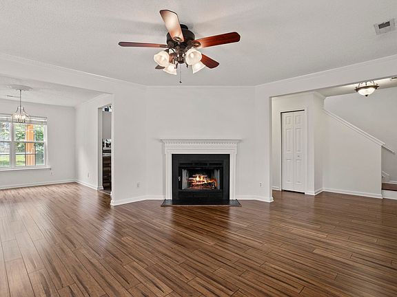 4th image of 103 Raleigh Ct