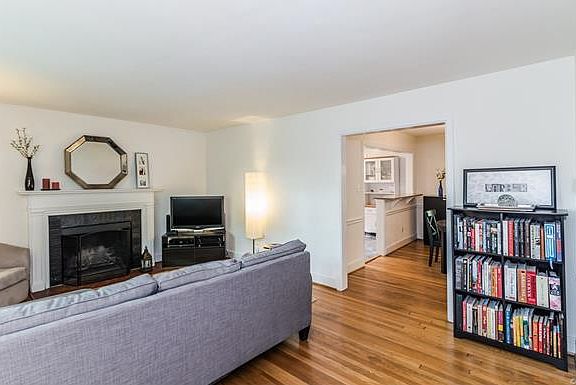 4th image of 4708 Leonard Pkwy