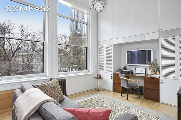 Sold by Compass | media 25