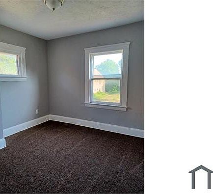 3rd image of 10506 Manor Ave