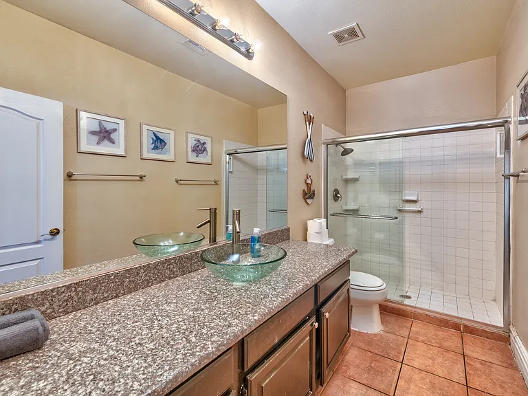 8704 Las Posas Ave — Photo 10