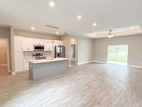 5th image of 256 Gladiola Ct