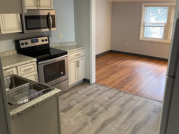 5th image of 416 Arthur Ave