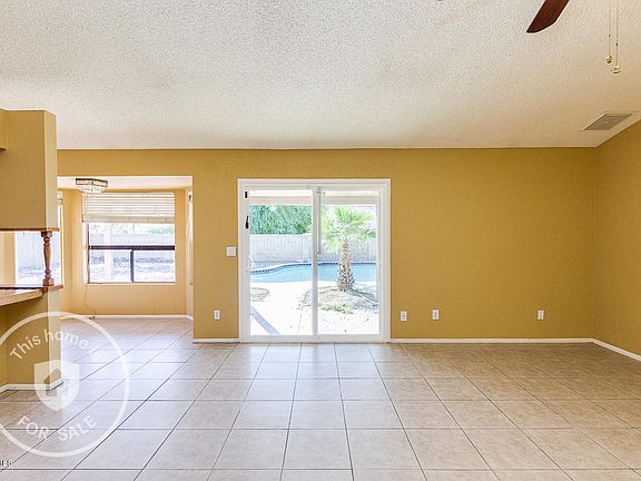 3rd image of 625 W Rosemonte Dr