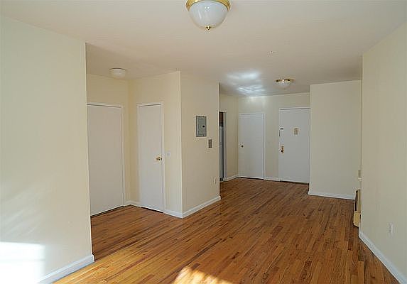 2nd image of 1446 Pacific St APT 1B