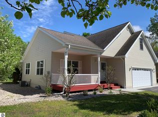 2708 Ruby St, Traverse City, MI 49684