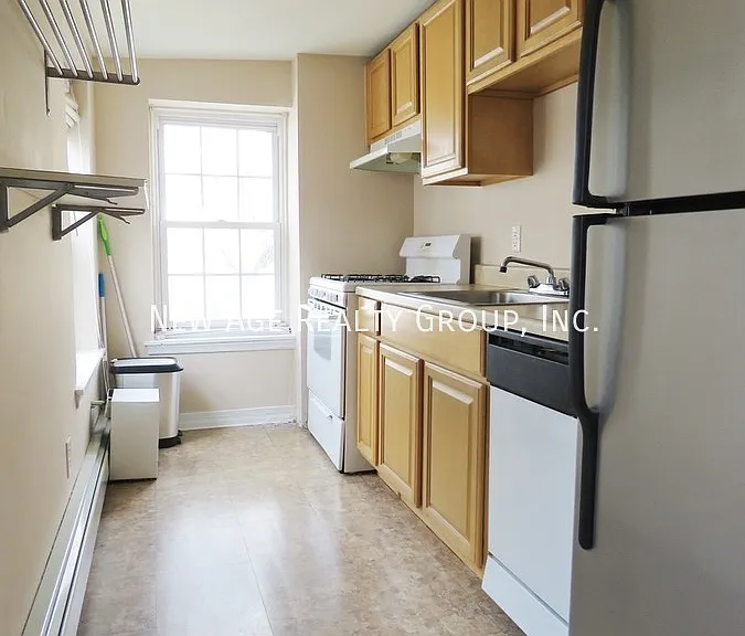 1519 Green St #3R — Photo 2