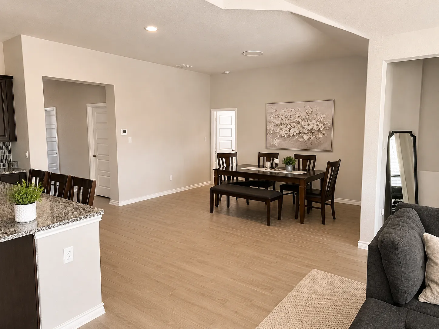 4 bed, 2.5 bath, 2005 sqft, $2,700 — Photo 2