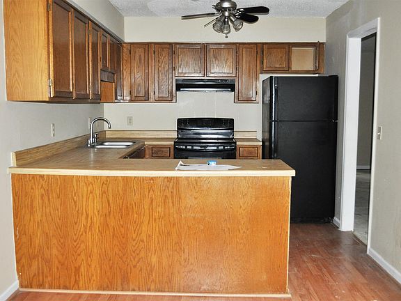 5th image of 137 Manorwood Ct Unit 137B