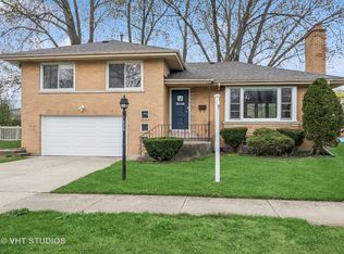8836 Knox Ave, Skokie, IL 60076