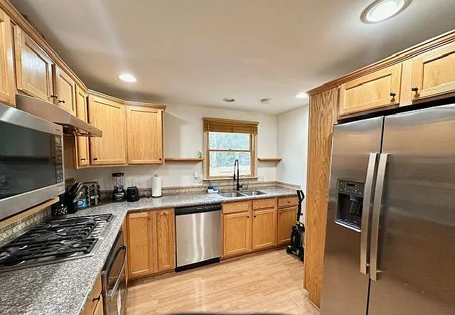 1581 Beckwith Dr — Photo 10
