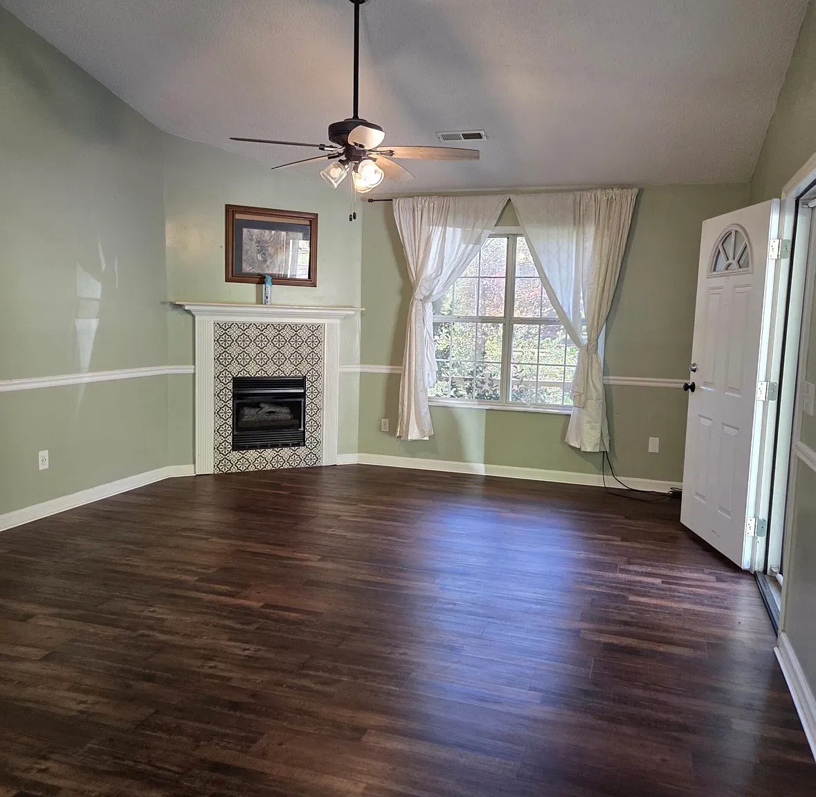 2 bed, 1000 sqft, $2,000 — Photo 1