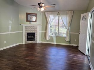 1016 & 1014 Gray Wolf Dr, Sevierville, TN 37862