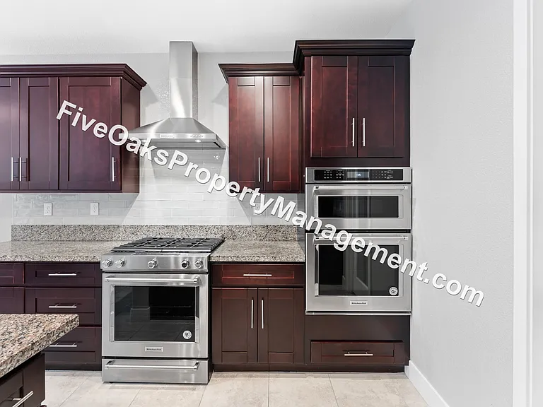 571 Willow Ridge Ct — Photo 9